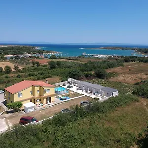 studio-apartman-palmira.in-istria.net/